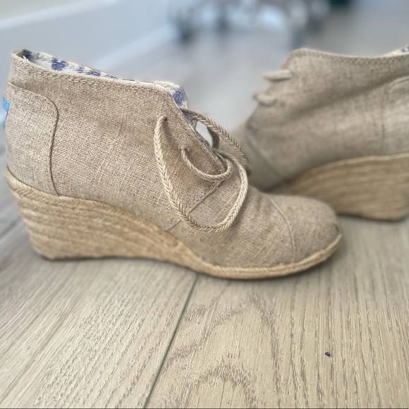 TOMS Tan Wedges with Laces - 6.5 - Picture 7 of 13
